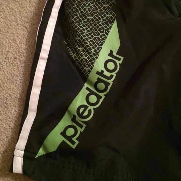 Boys ADIDAS Climalite Shorts in GUC sz S - Picture 3 of 4